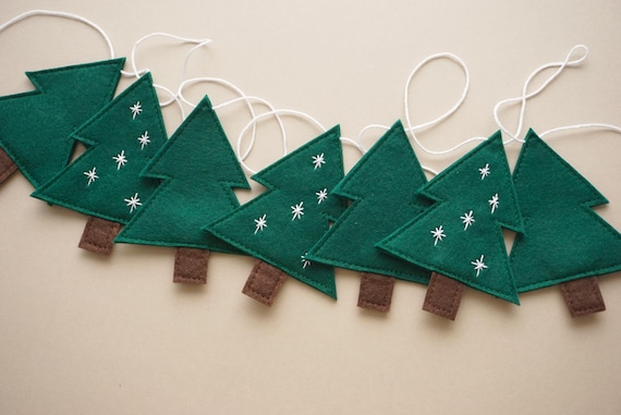 Christmas tree garland, pine tree garland, Christmas bunting, Christmas felt garland, winter garland, felt mantel garland, WHITE embroidery