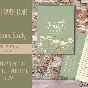Puede incluir: Un plan de lectura bíblica imprimible de 30 días y un diario de estudio con una portada verde con un diseño floral. El título es "Faith over Fear".