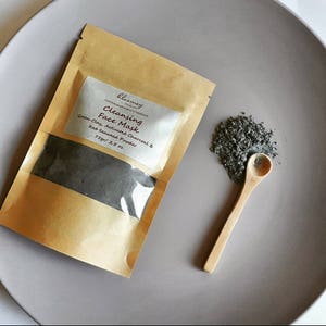 Mascarilla facial de carbón orgánico: arcilla verde y polvo de algas rojas