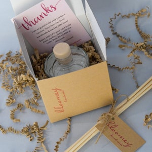 Cotton Reed Diffusers with Sticks Packaged in Eco-Friendly Kraft Box with a "Thank You" Card