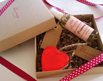 Beauty Care Gift Box, Gift Set For Mother's Day, Scented Body Oil For Skin Hydration, Heart-Shaped Glycerin Soap Bar, Self-Care Gift Package