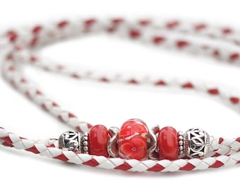 SHOW LEAD | Kangaroo leather show lead in white & red | Dog show lead | Leather lead