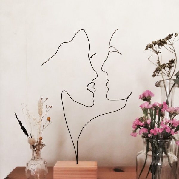 sculpture couple en fil de fer, line art idee cadeau pour les amoureux