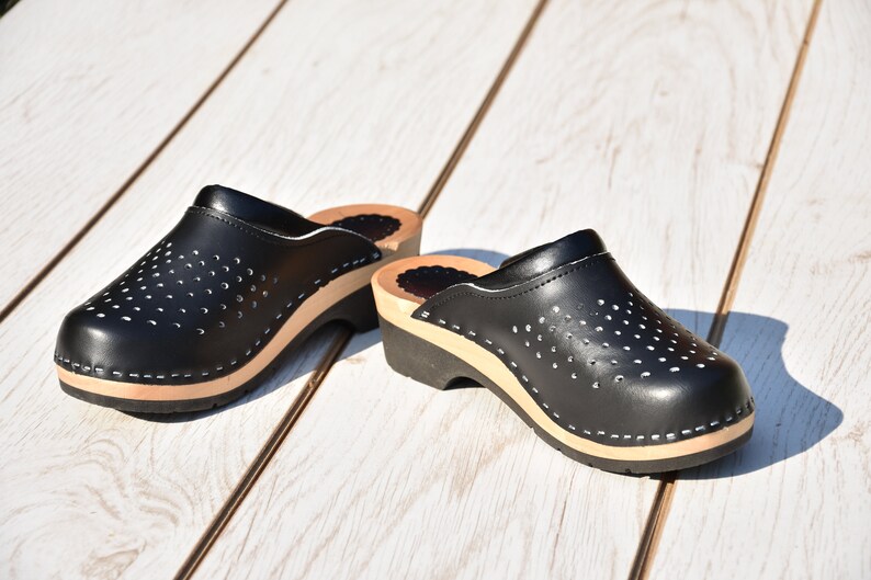 mens black clogs