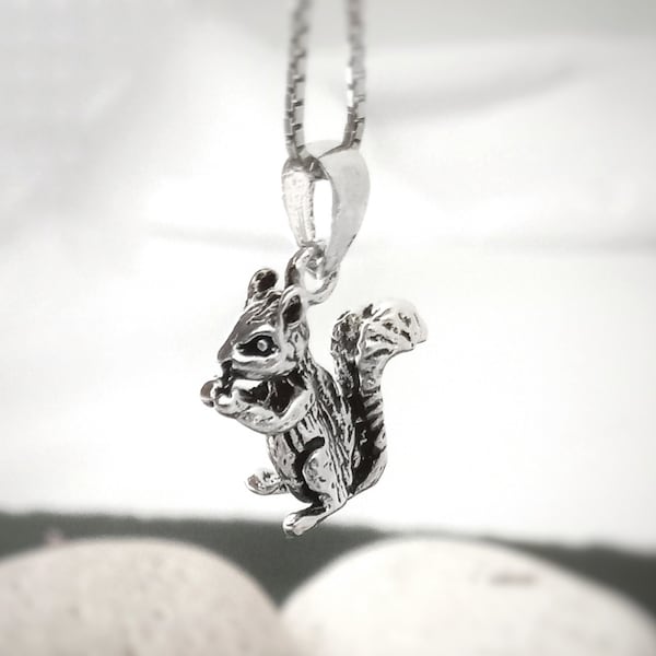 Squirrel with acorn charm necklace in sterling silver, Dainty Squirrel pendant, Nature wildlife jewelry, Cute woodland animal Gift for girls