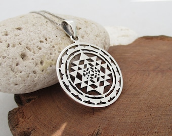2 Sri Yantra Meditation Pendant Charms Antique Silver Tone Sri Chakra SC5898