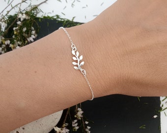 Olive leaf branch adjustable bracelet in sterling silver, Delicate nature inspired chain link bracelet, Bridesmaid bracelet gift