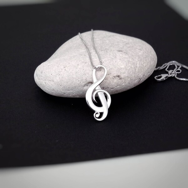 Treble clef pendant in sterling silver, Unisex Musical necklace, Musician gift, Music teacher jewellery, Music lover necklace