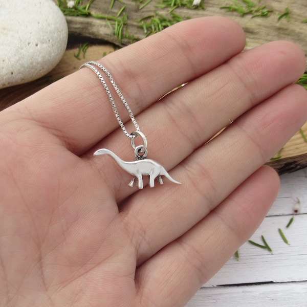 Collier brontosaure délicat, pendentif dinosaure 3D en argent sterling, cadeau bijoux du Jurassique, collier dinosaure pour fille