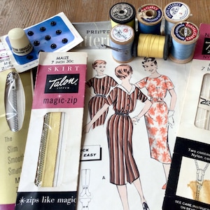 Vintage 60er Jahre Sewing Notions Lot, Schnittmuster, Reißverschlüsse, Faden, Fingerhut, Made In USA