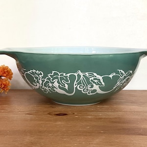 Vintage Pyrex #444, Mixing Bowl 1960s 4 Qt Teal Green Large Pyrex Oven Proof Fruit Serving Bowl, Mid Century Kitchenware Retro Kitchen Decor