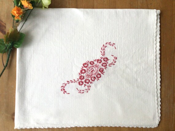 テーブル用品 Hungary embroidery antique tablecloth Vintage Embroidered Tablecloth: Mid-century Hungarian Cotton-linen