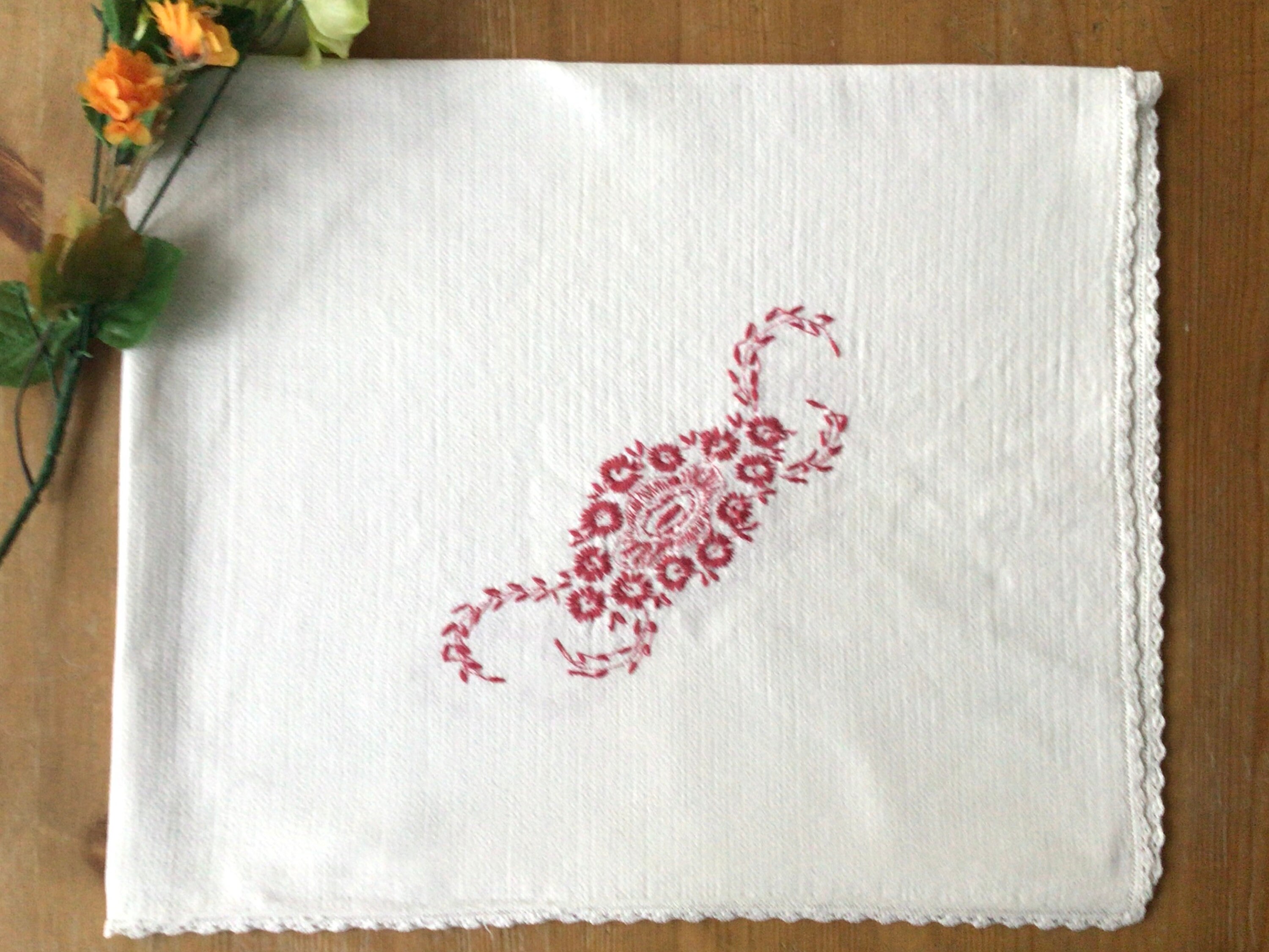 Vintage Embroidered Tablecloth: Mid-century Hungarian Cotton-linen