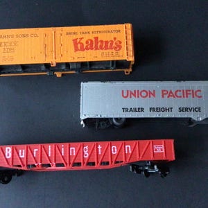 Vintage HO Scale Box Car For HO Model Train Burlington Gondola, Union Pacific, Kahns Brine Tank Reefer Train Lover Railroad Train Sold As Is