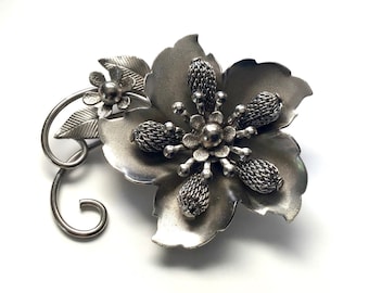 Flower Brooch Pin For Women, One Of A Kind Artisan Brooch, Vintage Women’s Lapel Pin, Retro Brooch For Her, Brooch Lovers Gift Silver Brooch