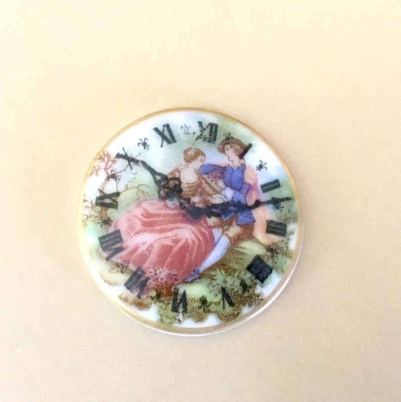 Victorian Couple Cabochon Clock 1970s Ceramic 35mm Flat Backed Round Cabochon For Jewelry Vintage Cabochon Disc Love Romance