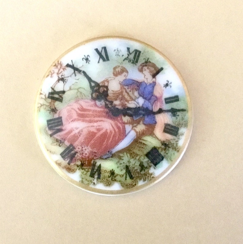 Victorian Couple Cabochon Clock 1970s Ceramic 35mm Flat Backed Round Cabochon For Jewelry Vintage Cabochon Disc Love Romance