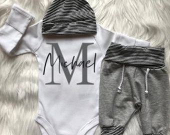 mom and baby coming home outfits