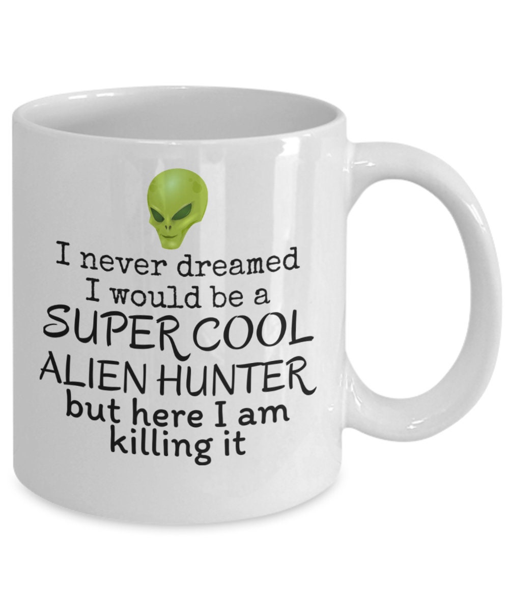 Green Alien Cartoon Novelty Taza: Tazas de café y taza de té de cerámica, taza de alienígena con forma de OVNI fresca y única para regalos amantes del café, 17 onzas