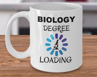 Caricamento della laurea in biologia - Regalo tazza studente di biologia divertente - Regalo di laurea in biologia - Microbiologia delle scienze naturali - Biologia molecolare - Italia