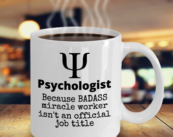 Café-Croissant - Mug This Chick Is One Awesome Psychologist - Geschenk Voor Je Psycholoog - Originele Verjaardag, Kerst, Gefeliciteerd Cadeau