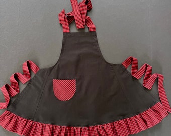 Black & Red Gingham Apron; Toddler's Apron; Little Girl's Apron; Apron with Ruffle; Kid's Apron; Apron with Bib; Apron with Pocket