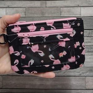 Estuche para identificación con diseño de flamencos, estuche para identificación con cremallera, billetera minimalista, pájaros flamencos rosados, llavero, monedero, correa de muñeca opcional