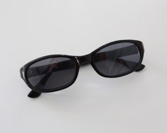Caroline B.K. 90s Vintage Oval Sunglasses Made in Italy  display picture 3