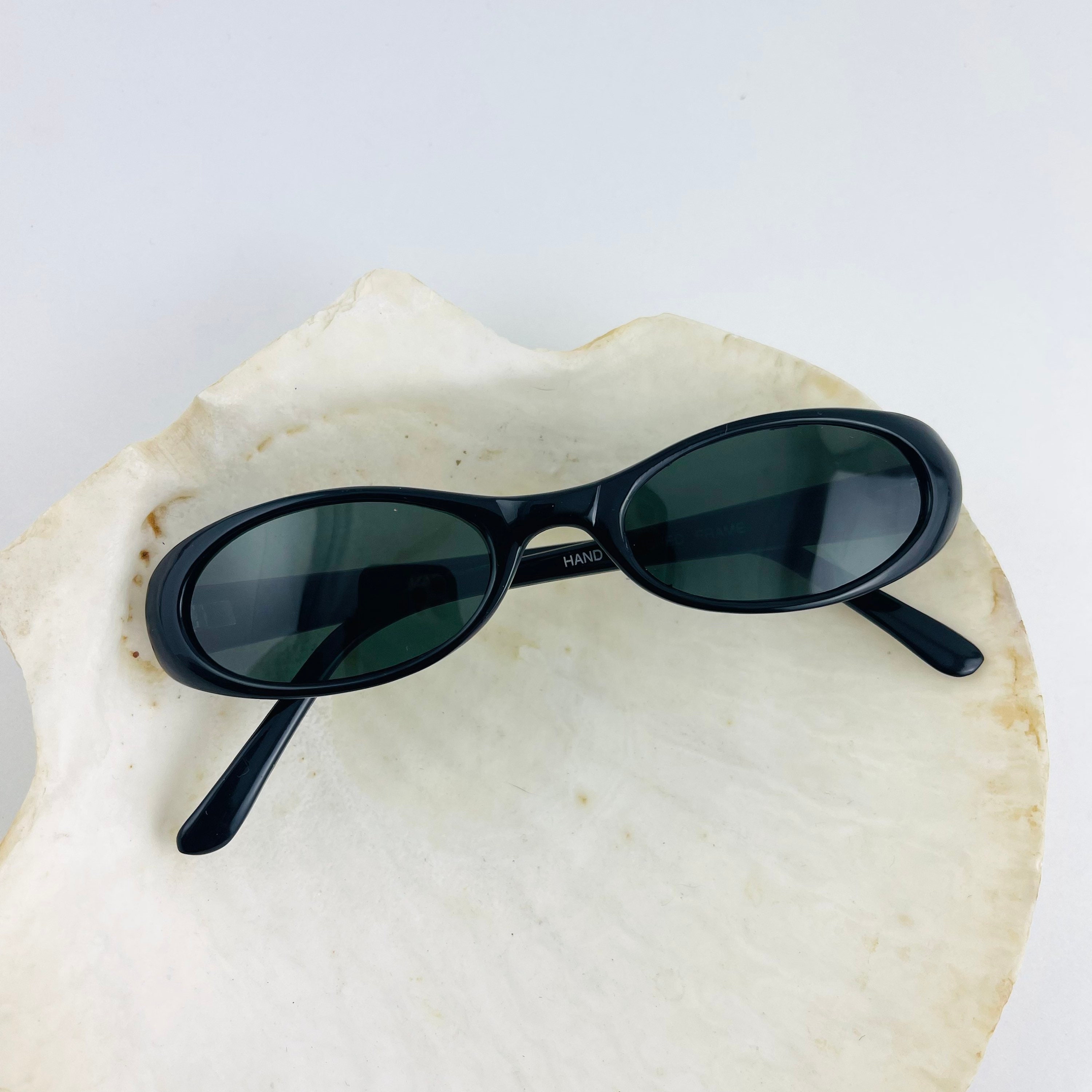 Calanovela Small Slim Oval Sunglasses 90s Vintage Retro Sun Glasses –  Calanovella