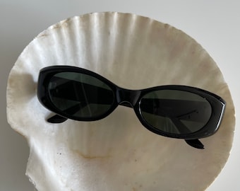Vintage 90er Jahre schmale schwarze rechteckige Sonnenbrille