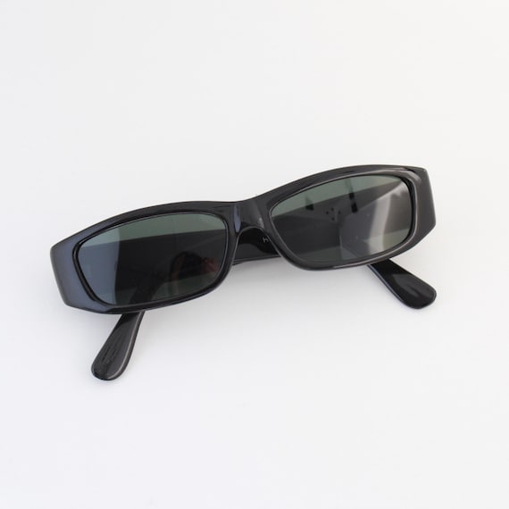 True Vintage 90s Black Rectangle Sunglasses - Etsy display picture 3
