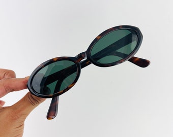Vintage 90s Slim Brown Tortoise Oval Sunglasses