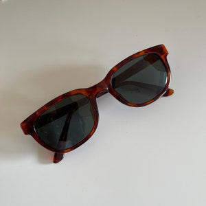Authentic Vintage 90s Tortoise Square Sunglasses