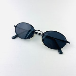 Vintage Mini Black Metal Frame Oval Sunglasses