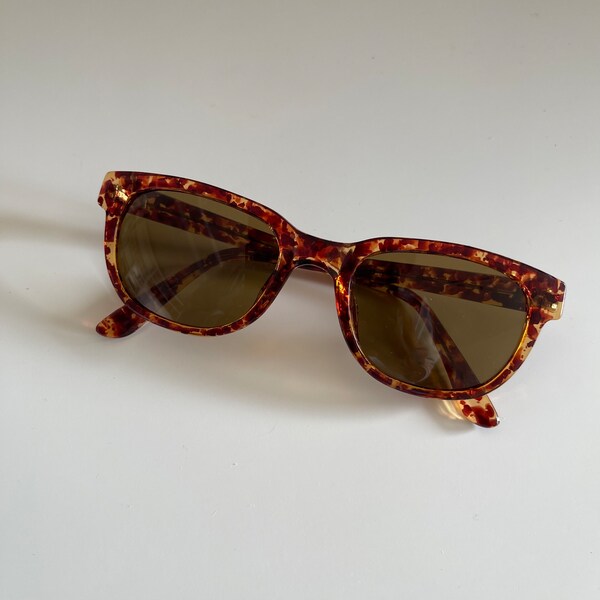 Authentic Vintage 90s Brown Tortoise Square Sunglasses with Brown Lens