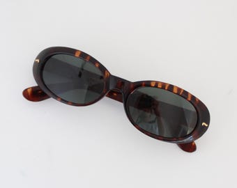 True Vintage jaren 90 ronde tortoise ovale zonnebril met gouden details