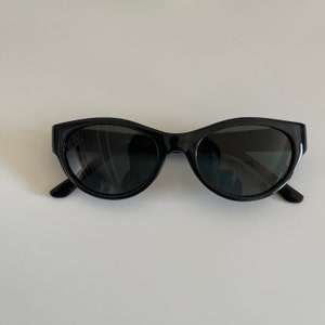 True Vintage 90s Black Mod Oval Sunglasses