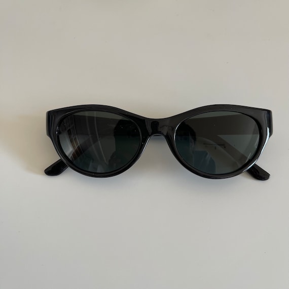 True Vintage 90s Black Mod Oval Sunglasses - image 1