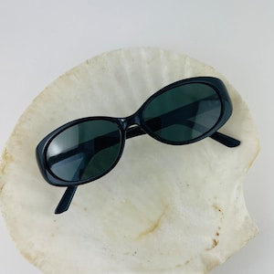 Vintage Donna Karan Women's Black and White Frame Dark Green Plastic Sunglasses