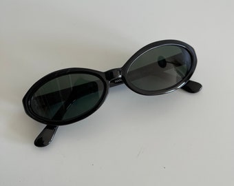 Authentic Vintage 90s Slim Black Oval Sunglasses