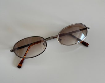 Vintage jaren '90 draad ovale zonnebril met grijze lens