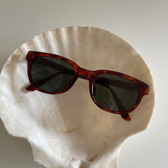 Authentic Vintage 90s Tortoise Square Sunglasses - image 4