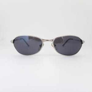 Vintage Silver Metal Oval Sunglasses with Reflective Lenses