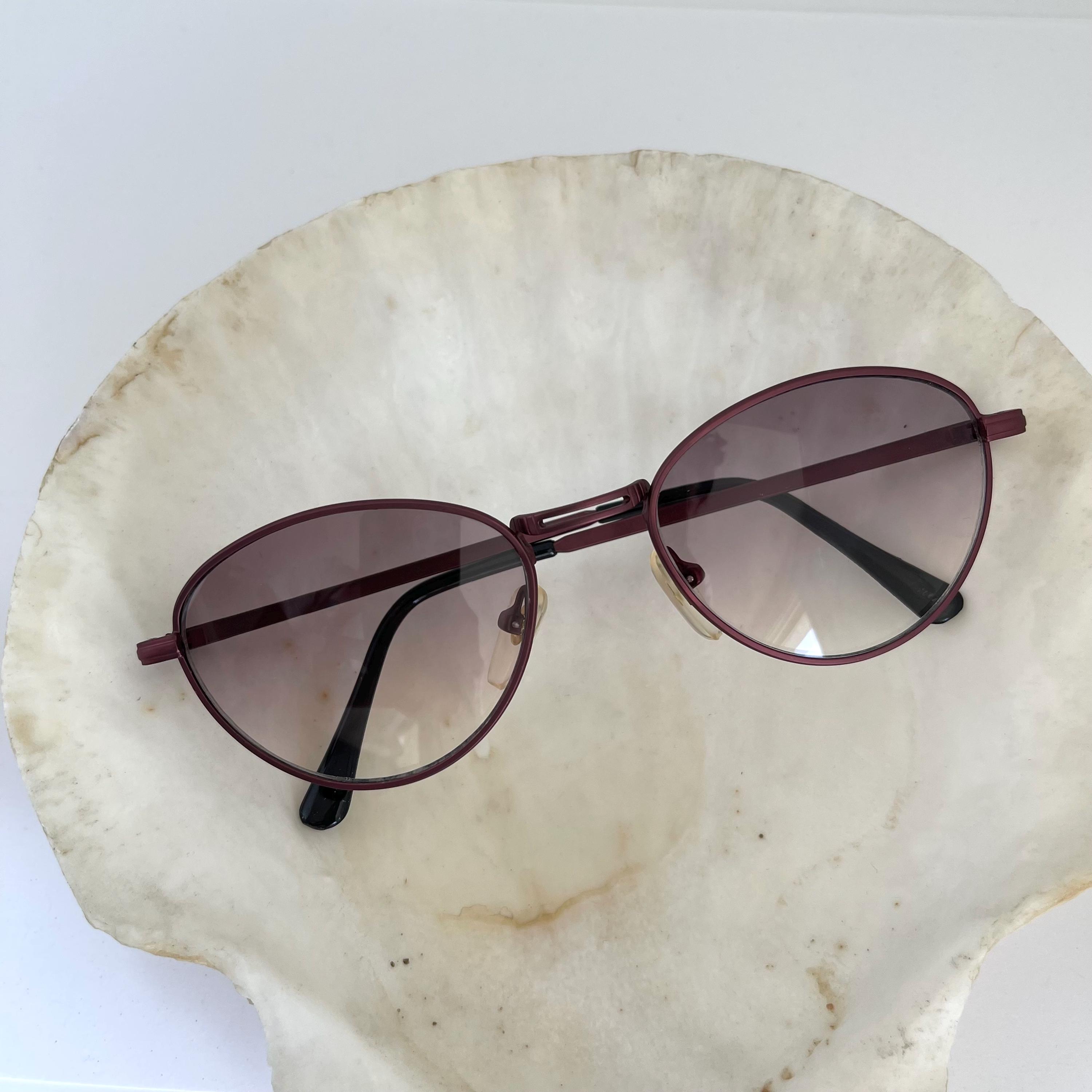 True Vintage Deadstock Y2K Wire Purple Oval Sunglasses
