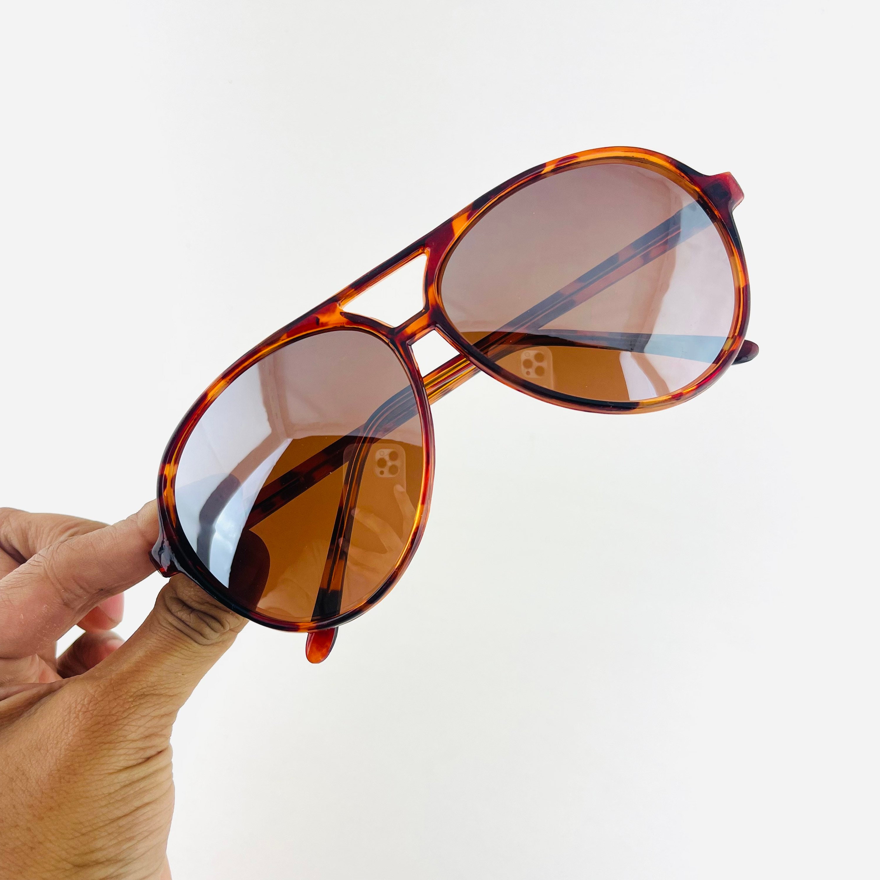 Sunglasses: Pilot Sunglasses, acetate — Fashion