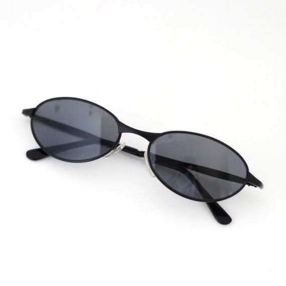 Occhiali da sole ovali vintage anni 2000 con montatura in metallo