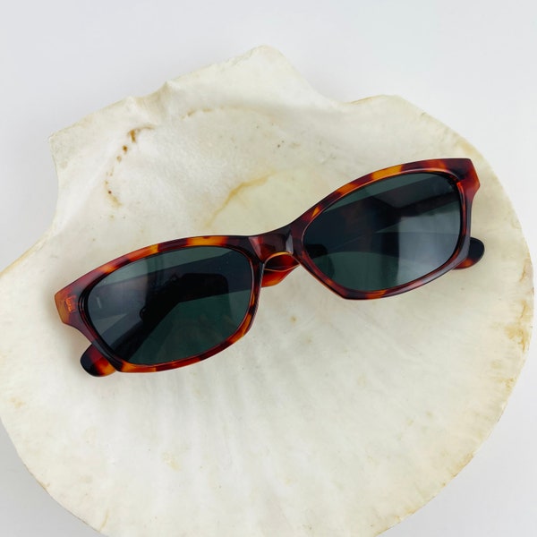 Authentic Vintage 90s Red Tortoise Shell Cat Eye Sunglasses