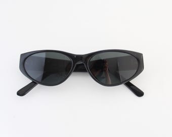 Authentic Vintage 90s Black Cat Eye Oval Sunglasses