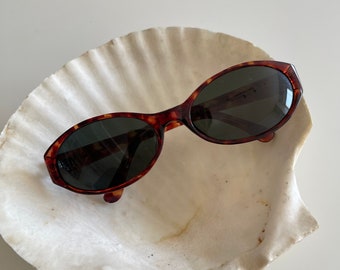 Vintage 90s Slim Tortoise Oval Sunglasses