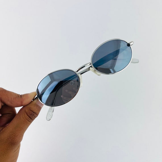 Vintage Silver Metal Frame Oval Sunglasses With Grey Mirror 